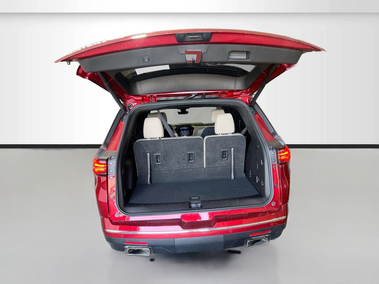 Used 2022 Chevrolet Traverse Premier AWD/4WD image 28