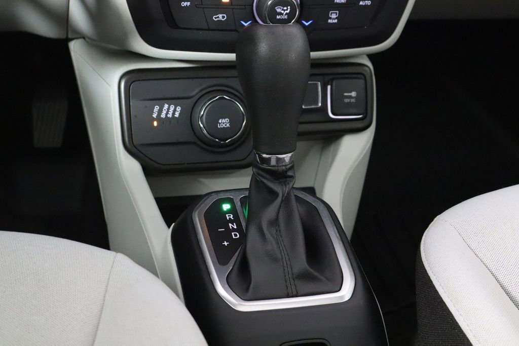 Used 2021 Jeep Renegade Latitude w/ Sun & Sound Group AWD/4WD image 25