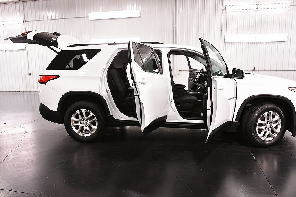 Used 2021 Chevrolet Traverse LT AWD/4WD image 32