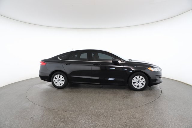 Used 2019 Ford Fusion S image 23
