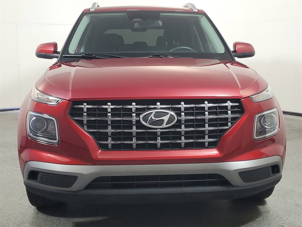 Used 2024 Hyundai Venue SEL image 2