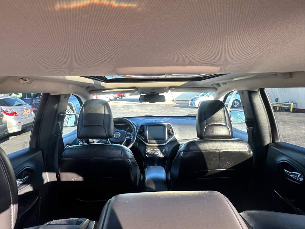 Used 2015 Jeep Cherokee Limited image 21