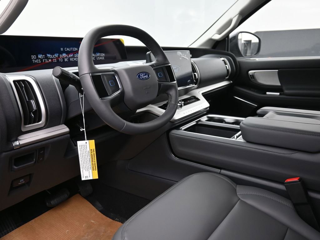 New 2026 Ford Expedition Active image 18