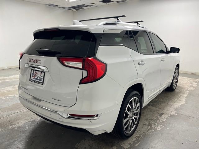 Used 2024 GMC Terrain Denali w/ Denali Premium Package image 12