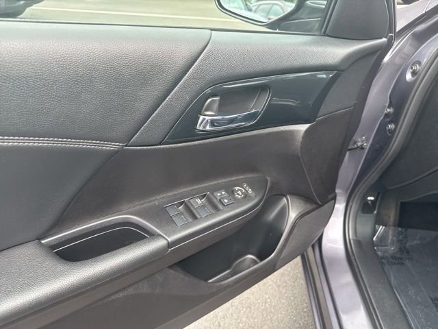 Used 2015 Honda Accord Sport image 12