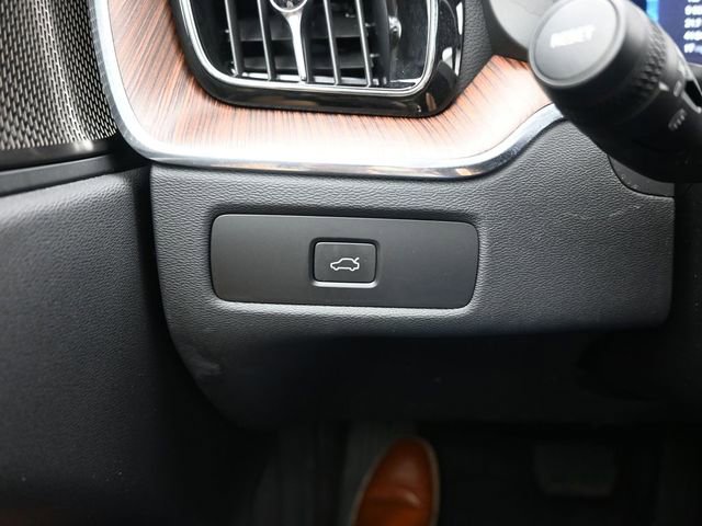 Used 2023 Volvo XC60 B5 Ultimate w/ Climate Package image 29