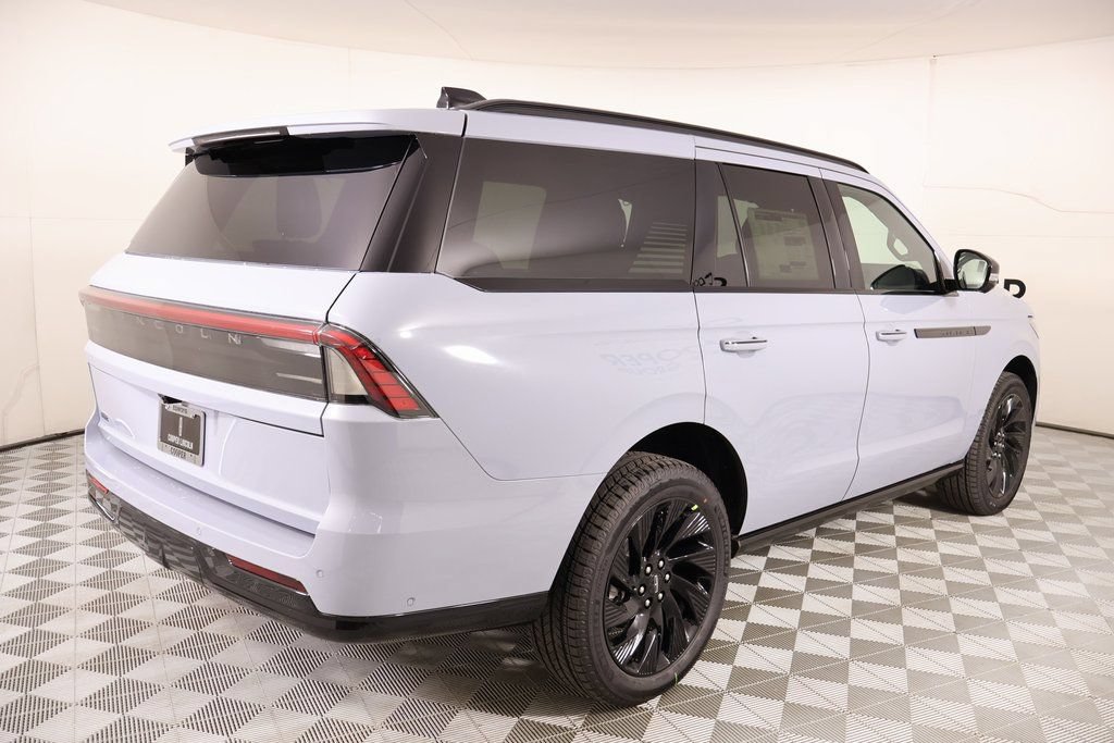New 2025 Lincoln Navigator Reserve w/ Jet Appearance Package AWD/4WD image 22