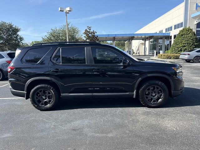 Certified 2025 Honda Pilot TrailSport image 3