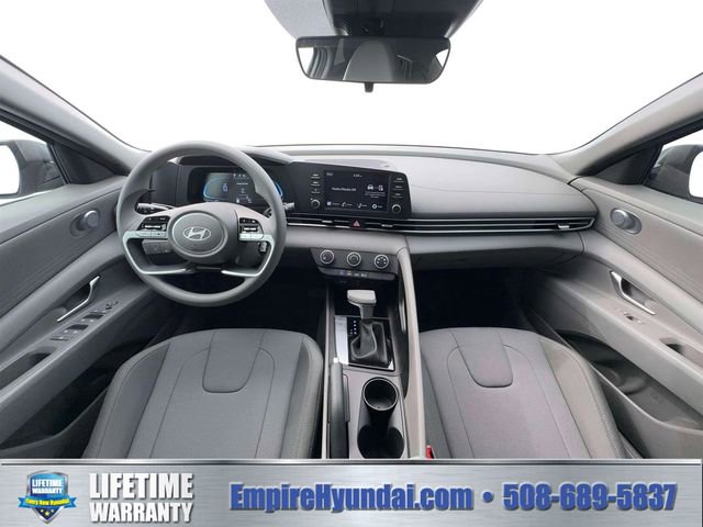 New 2026 Hyundai Elantra SE FWD image 13