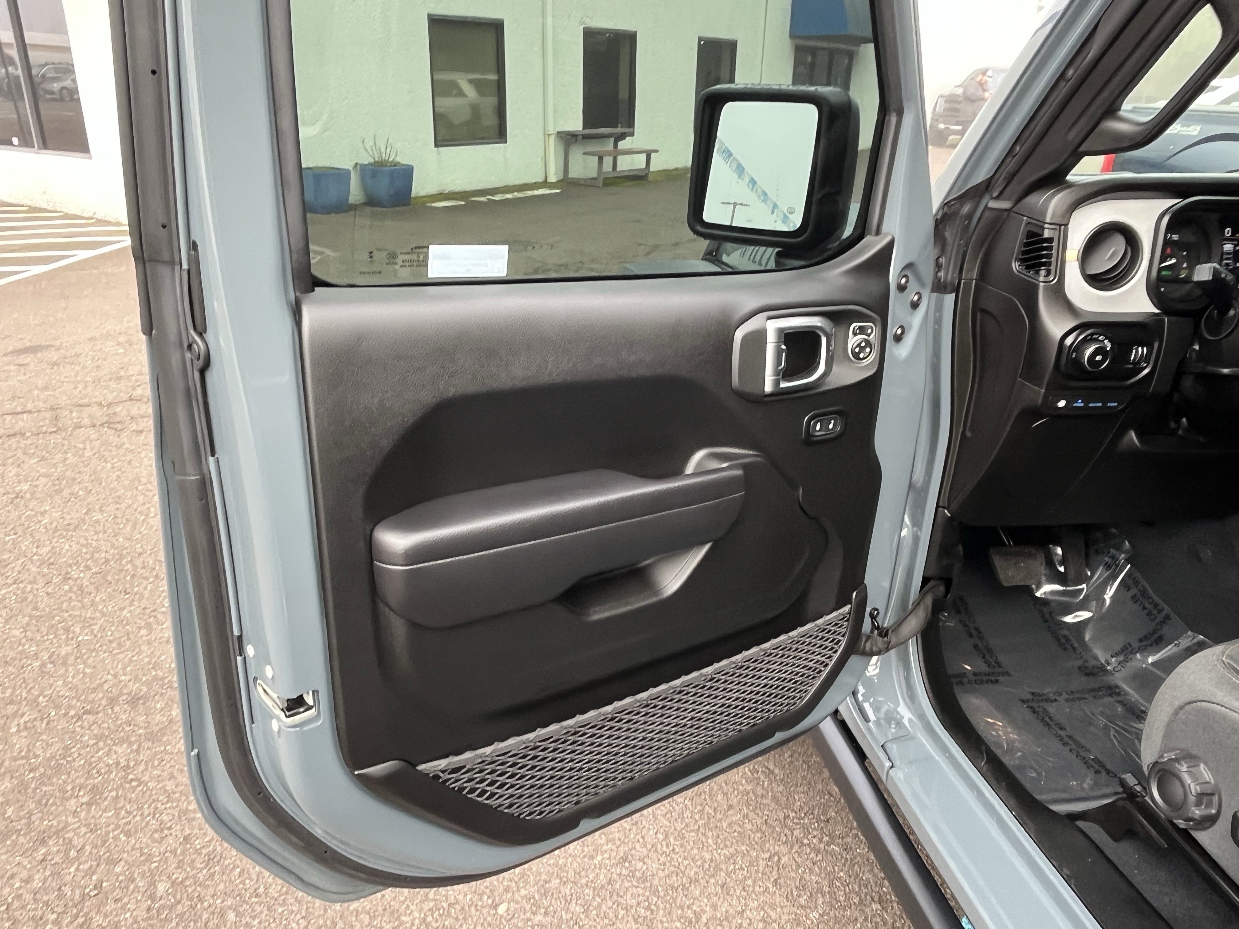 Used 2024 Jeep Wrangler Willys image 15