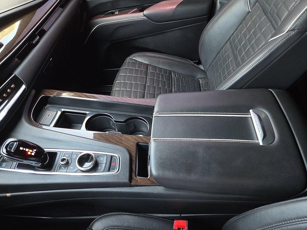 Used 2023 Cadillac Escalade Sport Platinum w/ LPO, ONYX Package AWD/4WD image 20
