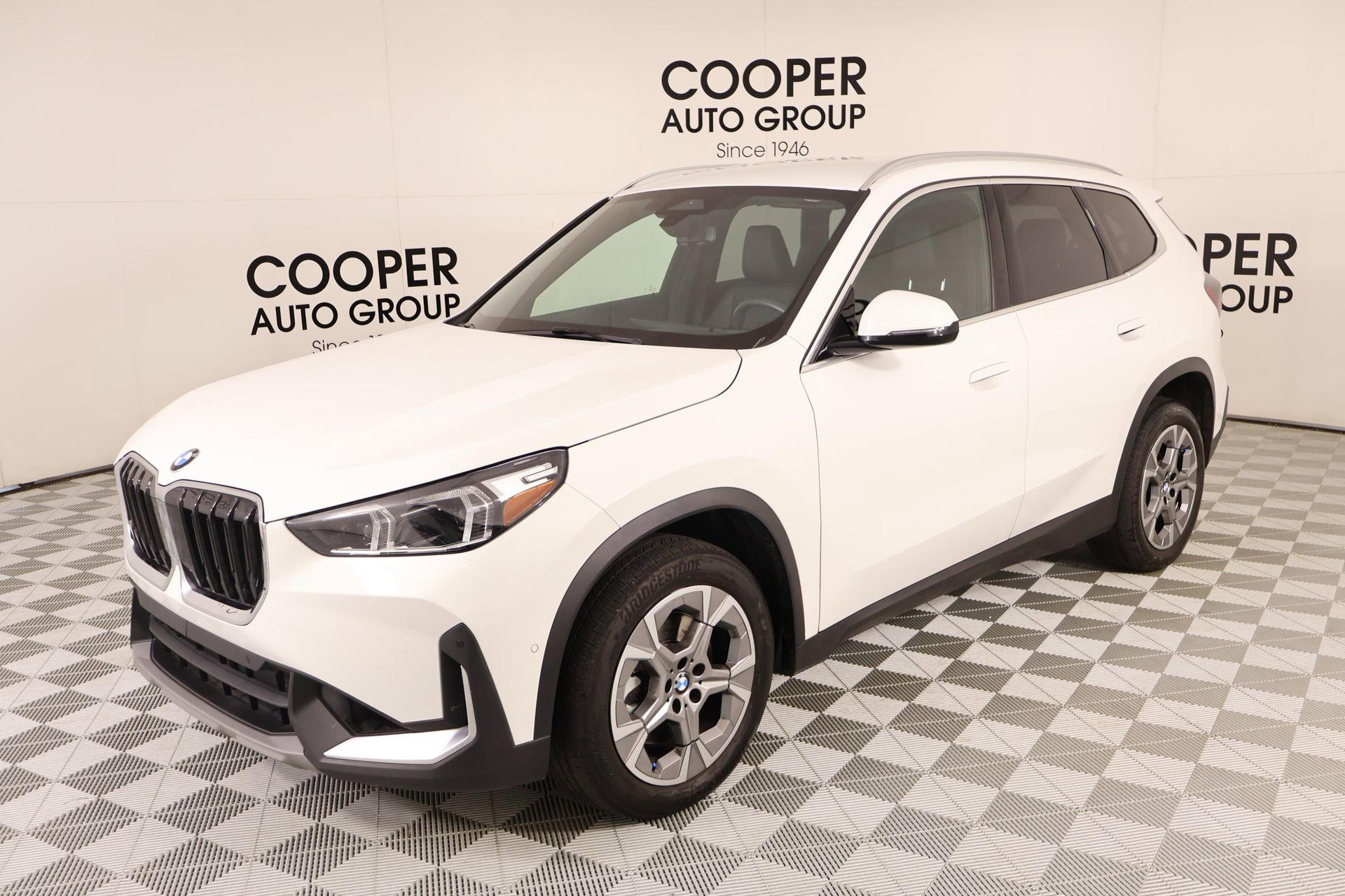 Used 2023 BMW X1 xDrive28i AWD/4WD image 10