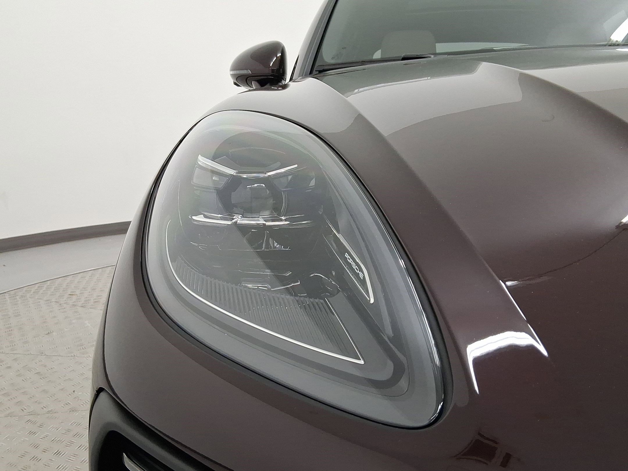 Used 2026 Porsche Macan image 11