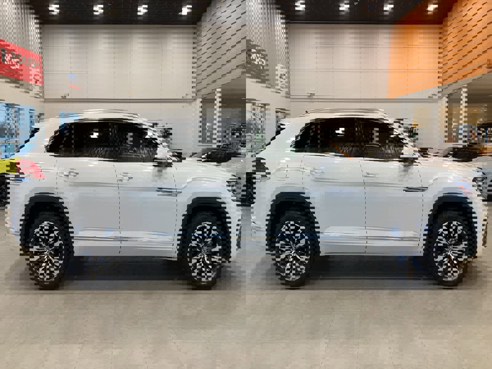 Used 2023 Volkswagen Atlas Cross Sport SEL Premium R-Line image 4