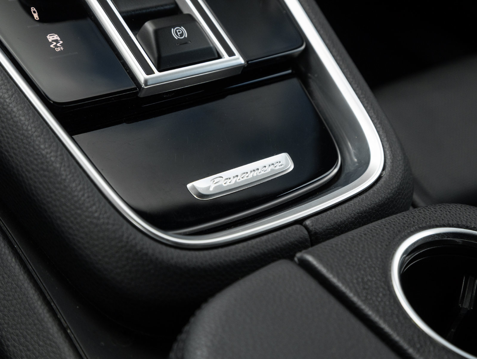 Certified 2023 Porsche Panamera 4 Platinum Edition AWD/4WD image 28