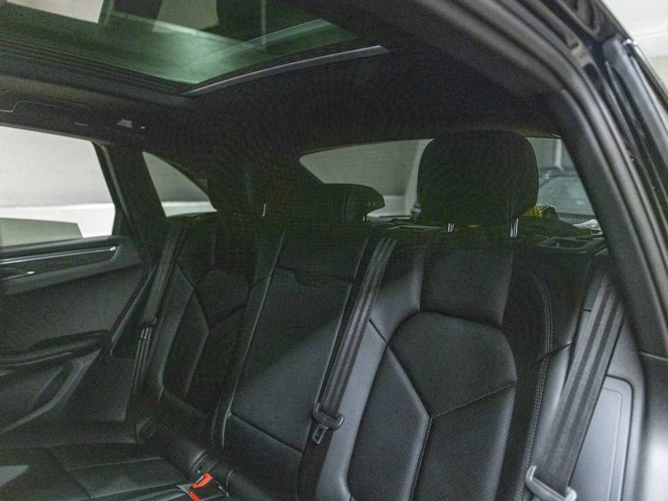 Certified 2026 Porsche Macan AWD/4WD image 20