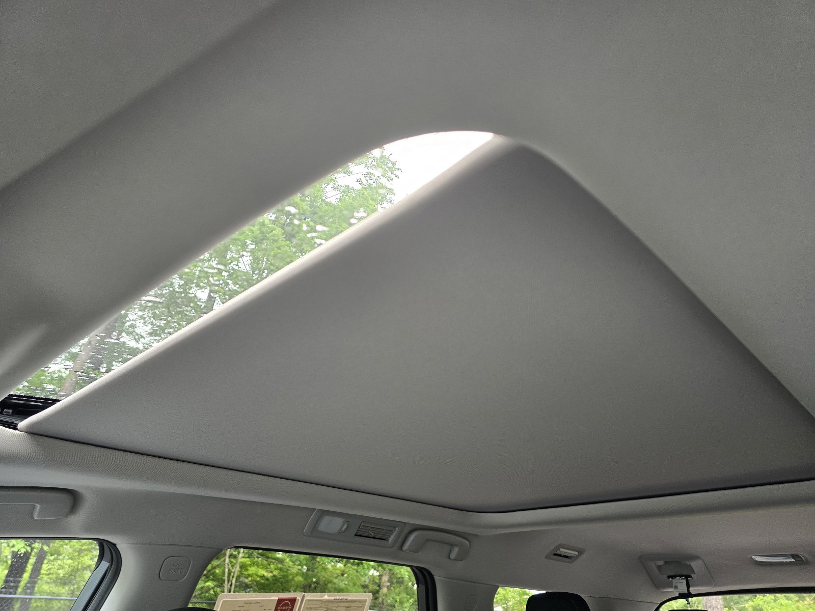 Used 2025 Nissan Pathfinder SV w/ SV Premium Package FWD image 23