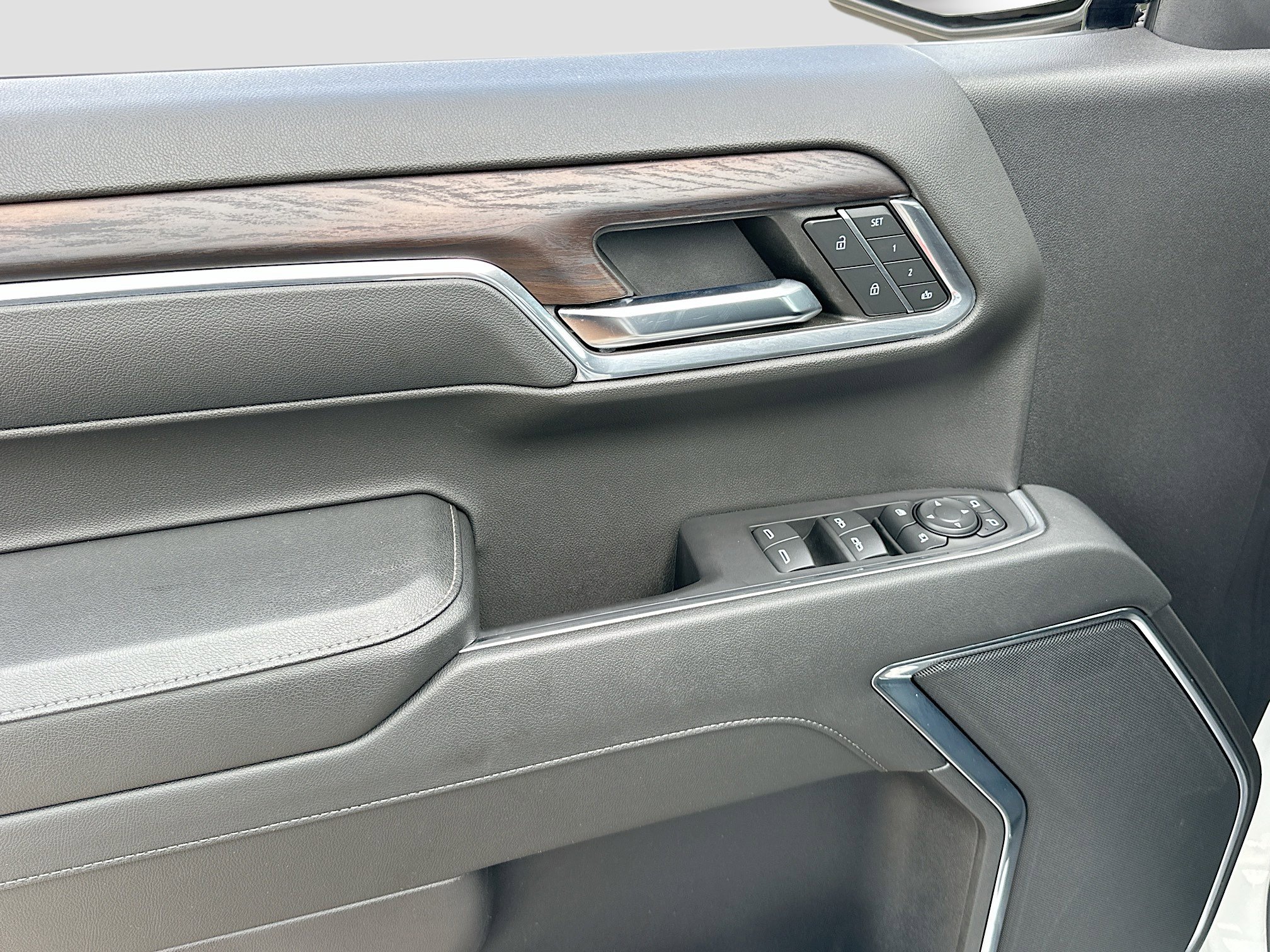 Used 2024 GMC Sierra 1500 SLT w/ X31 Off-Road Package image 18