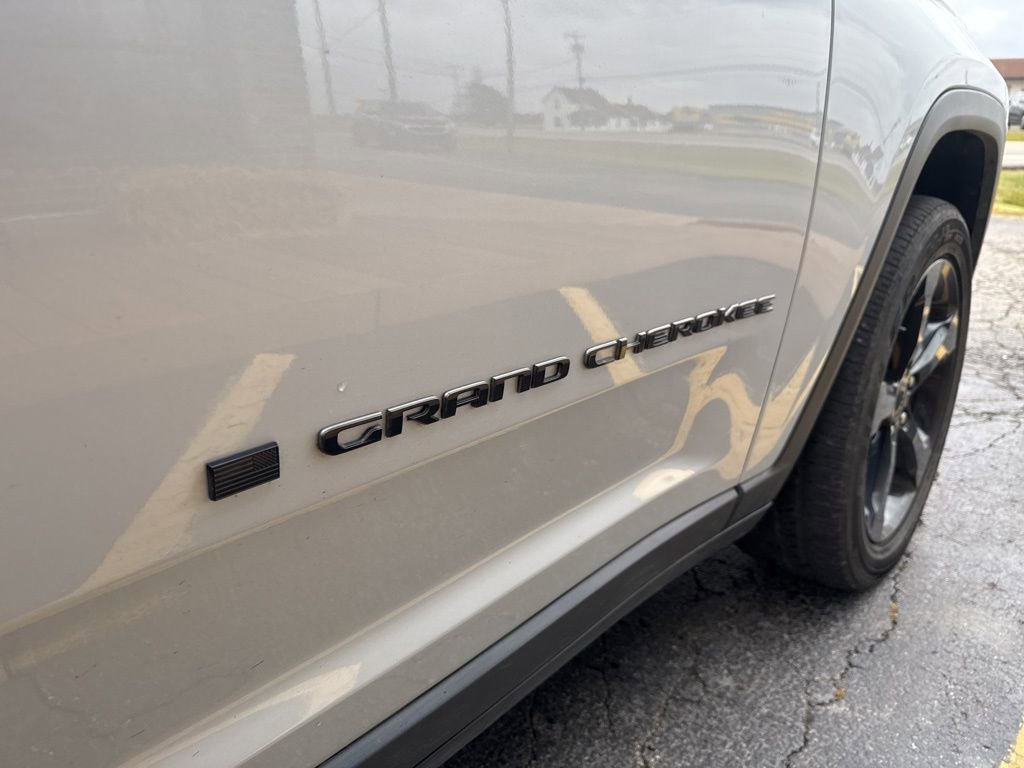 Used 2024 Jeep Grand Cherokee L Altitude image 17