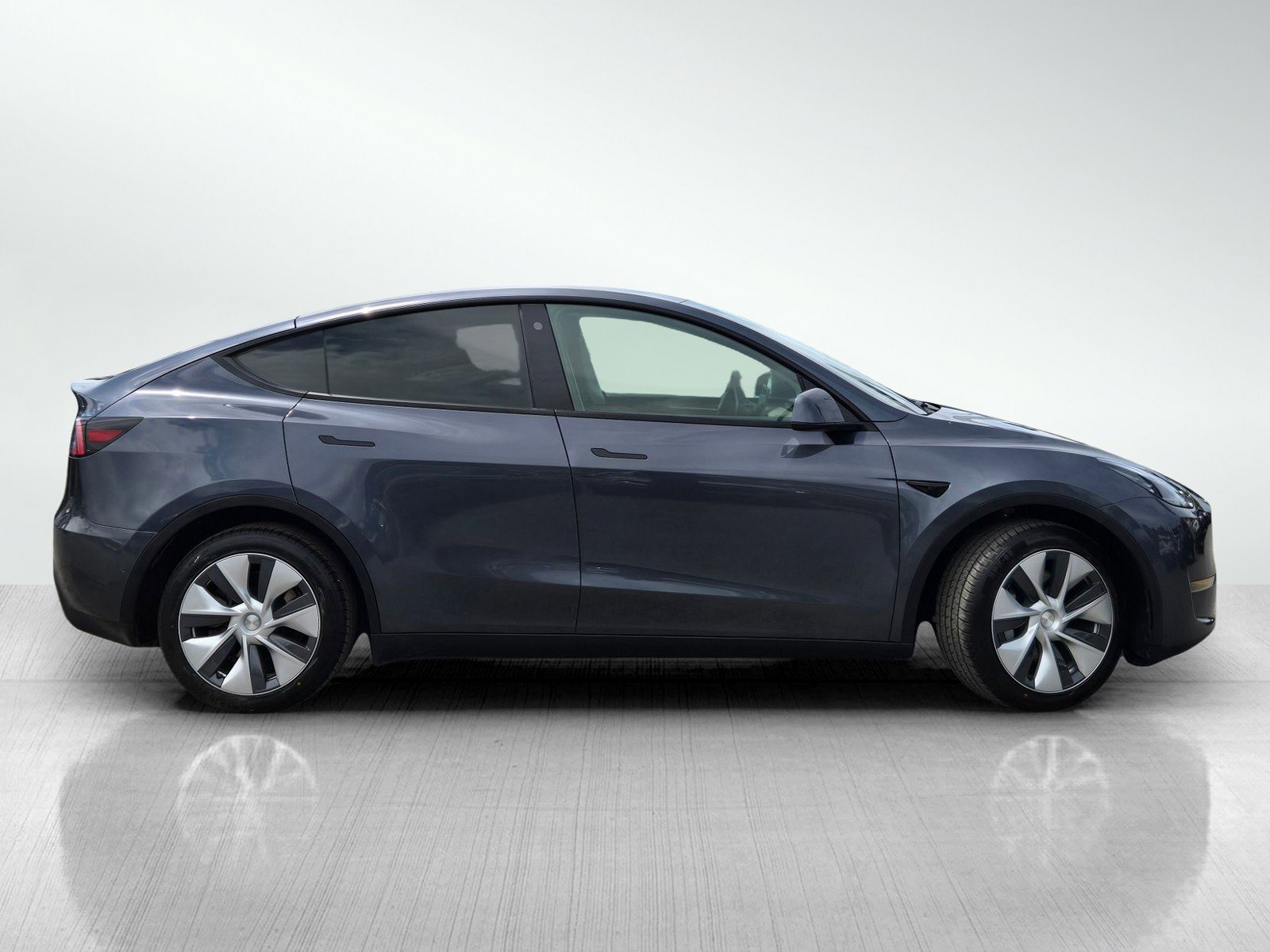 Used 2022 Tesla Model Y Long Range AWD/4WD image 3