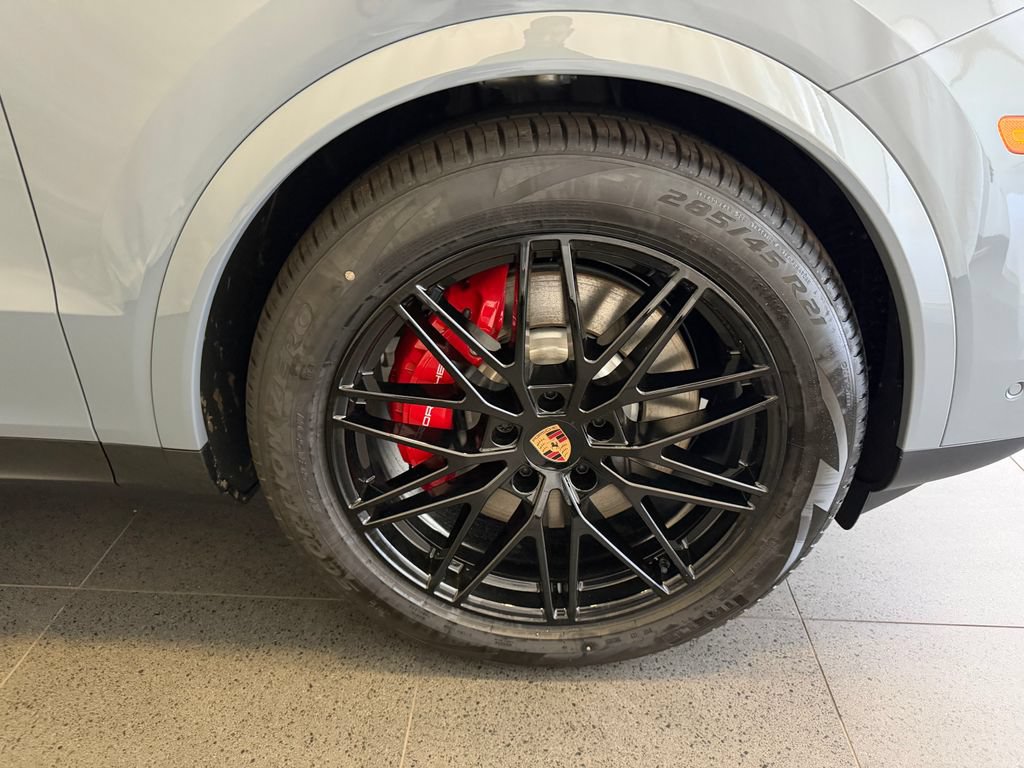 New 2026 Porsche Cayenne S AWD/4WD image 13