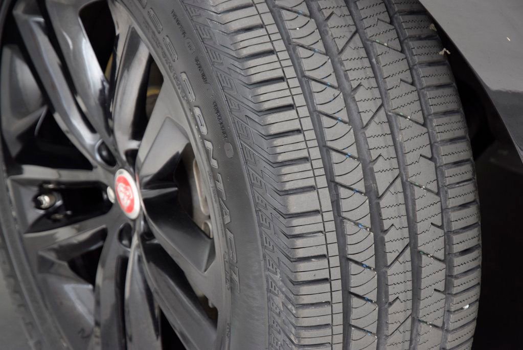 Used 2021 Jaguar F-PACE S image 32