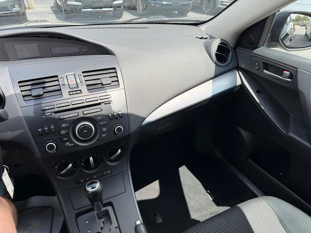 Used 2012 MAZDA MAZDA3 i Touring FWD image 16