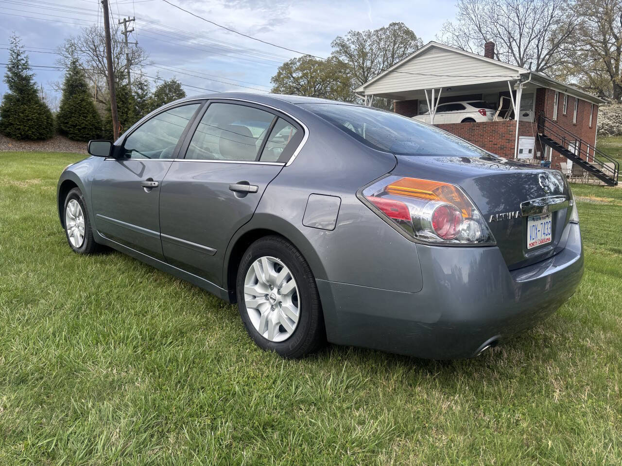 Used 2010 Nissan Altima 2.5 S image 2