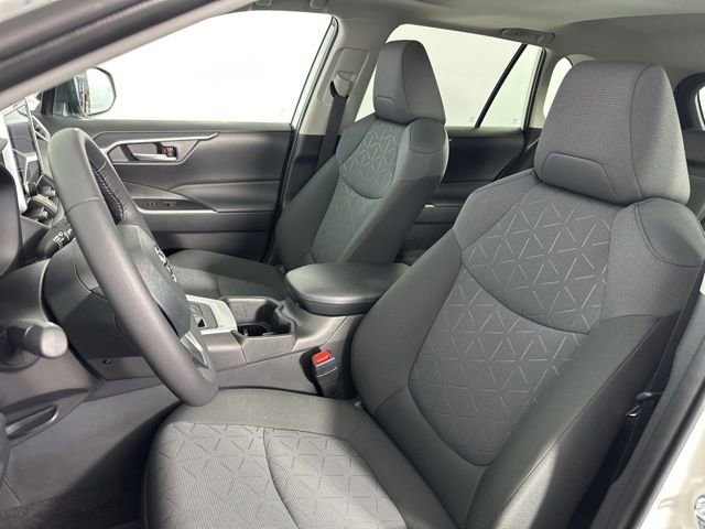 Used 2025 Toyota RAV4 XLE AWD/4WD image 13