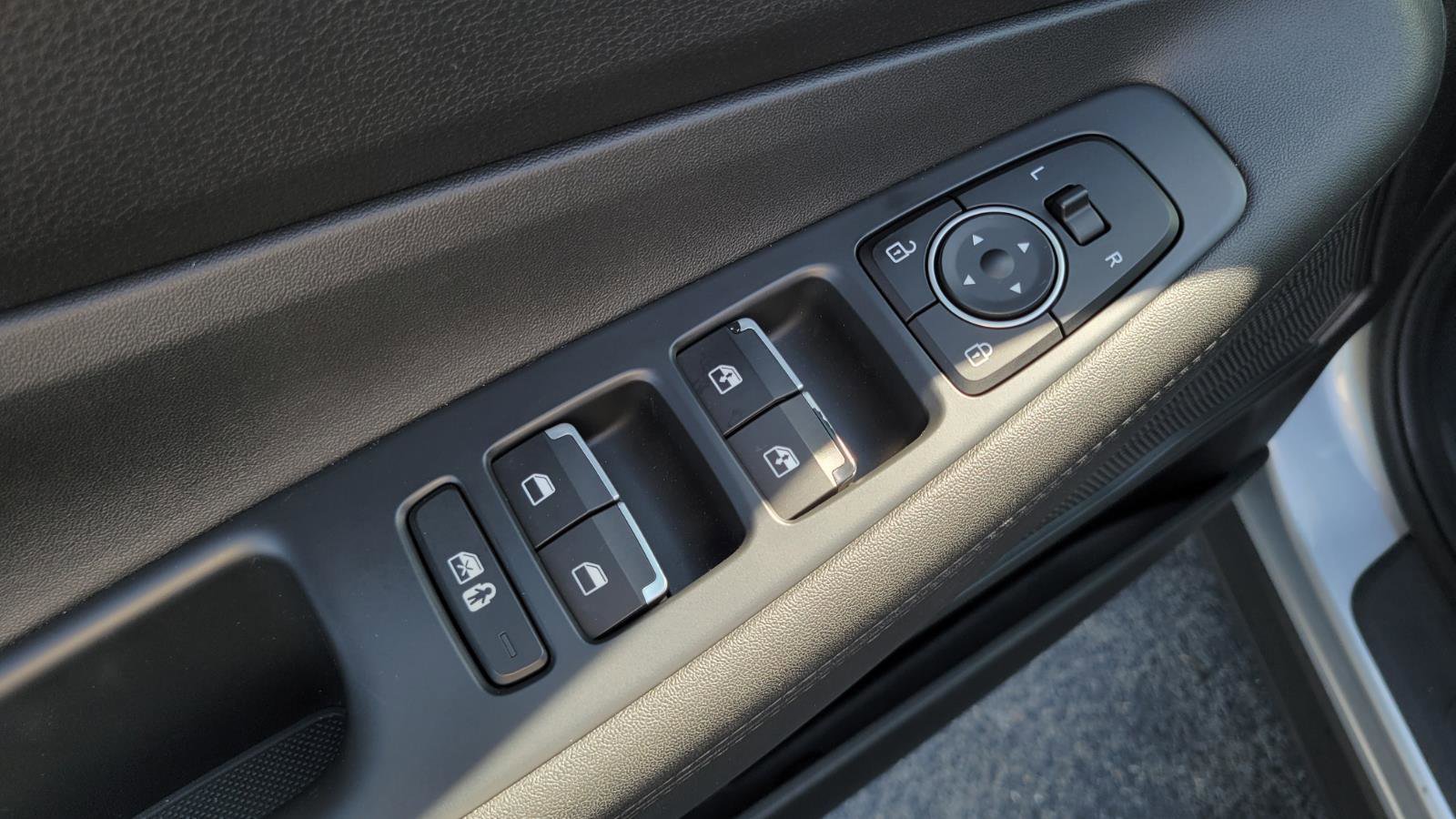 Used 2023 Hyundai Santa Fe SEL image 18