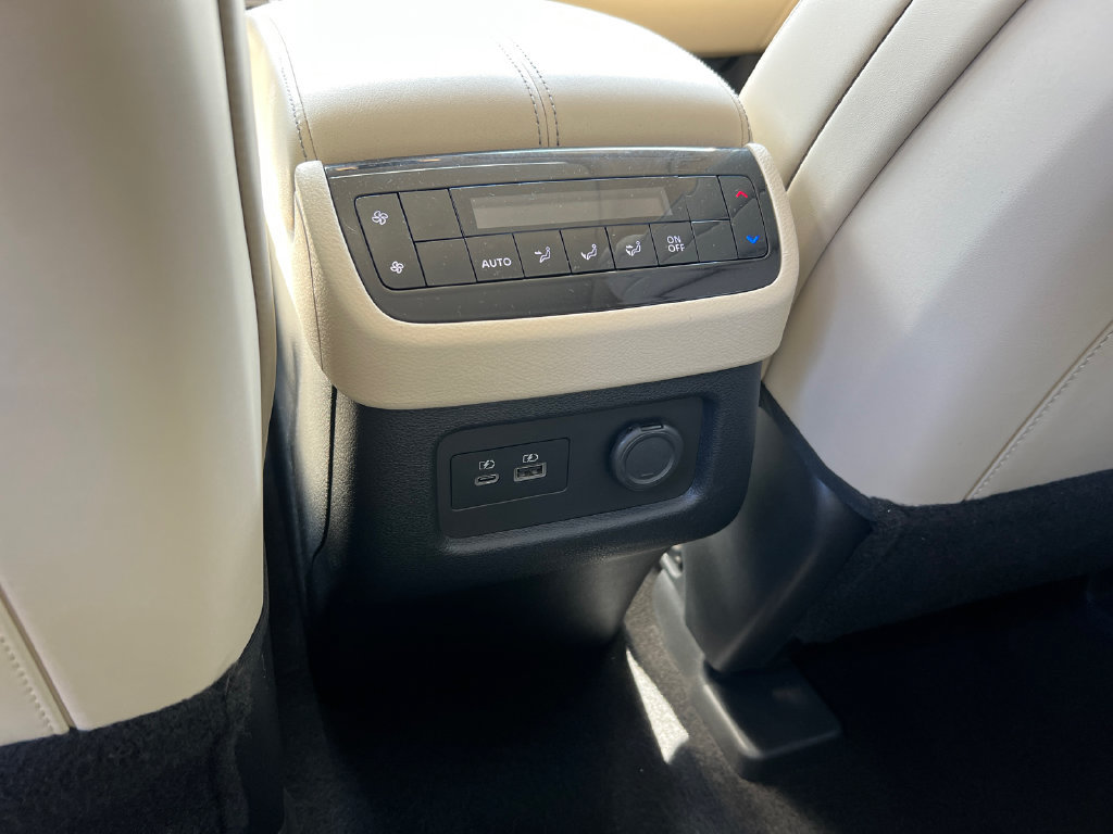 Used 2023 INFINITI QX60 Luxe w/ Cargo Package AWD/4WD image 23