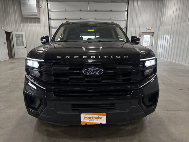 Used 2025 Ford Expedition Active AWD/4WD image 3
