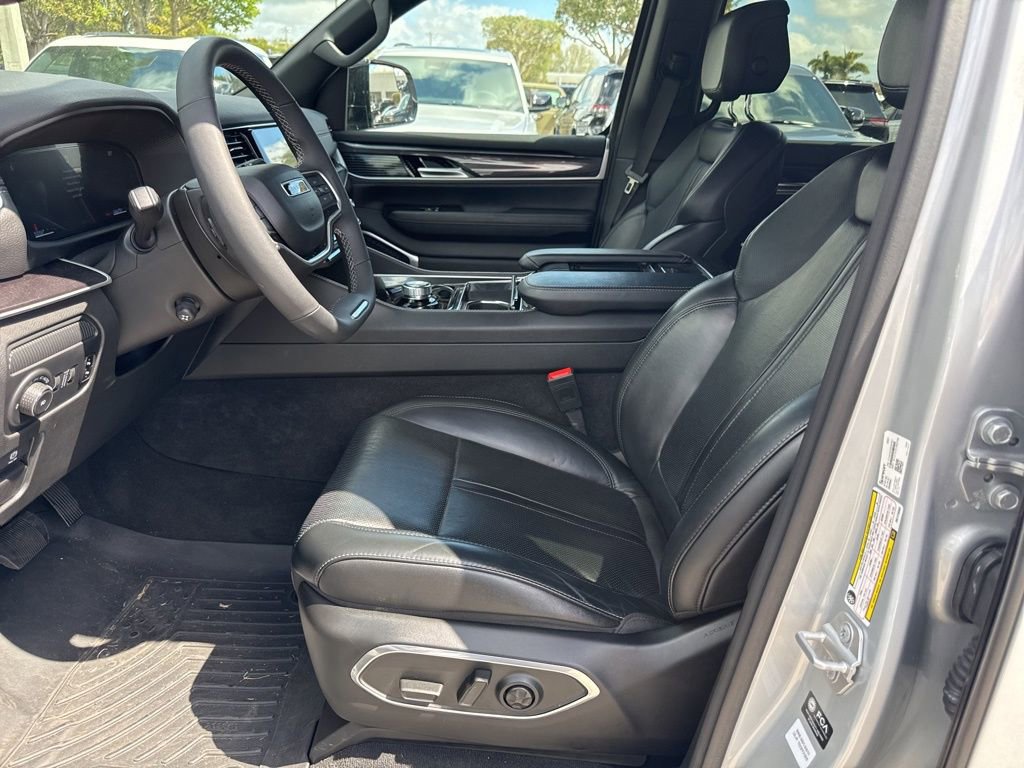 Used 2024 Jeep Wagoneer L 2WD image 8