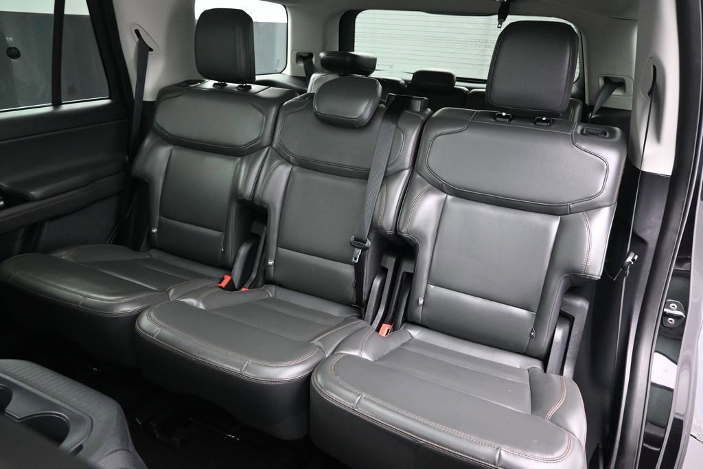 Used 2025 Ford Expedition Active AWD/4WD image 21