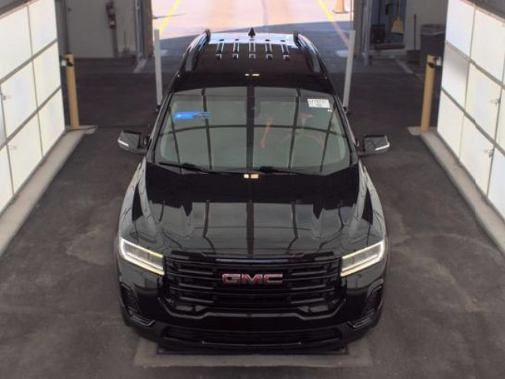 Used 2023 GMC Acadia SLE w/ Driver Convenience Package FWD image 2