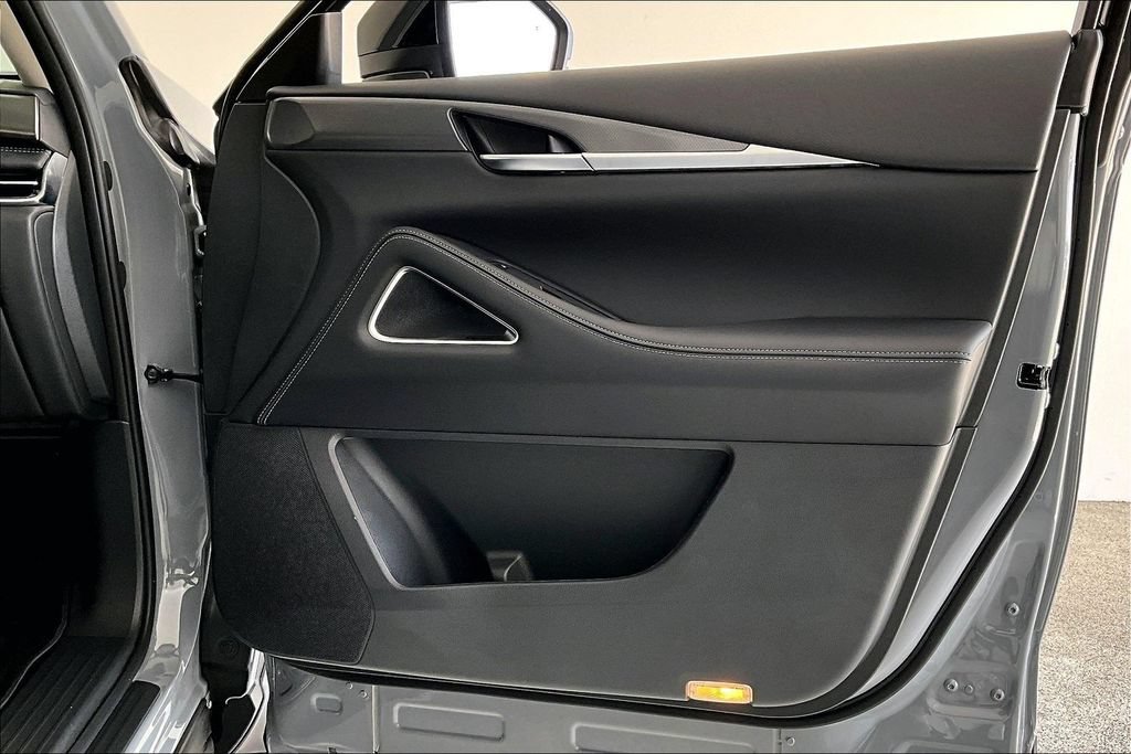 New 2027 INFINITI QX60 Luxe w/ Cargo Package FWD image 12