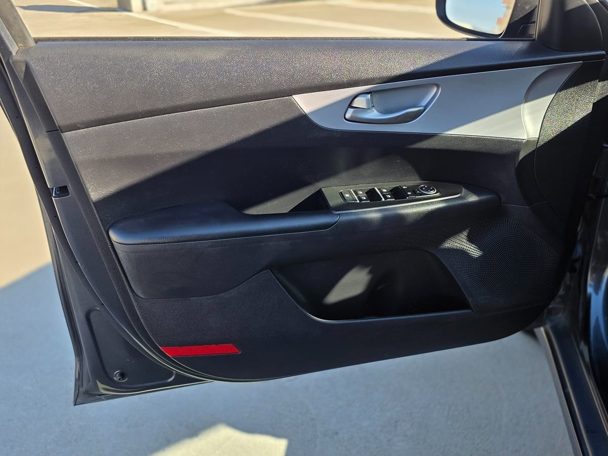 Used 2022 Kia Forte Sedan FWD image 20