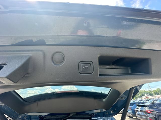 Used 2024 Chevrolet Equinox LT w/ LPO, Floor Liner Package FWD image 45