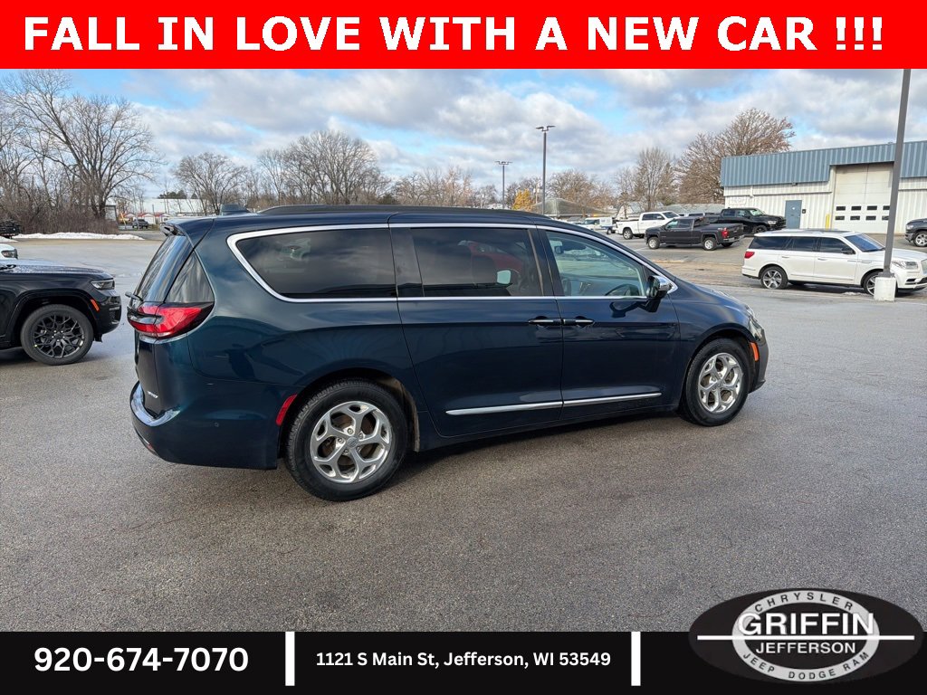 Used 2022 Chrysler Pacifica Limited image 7