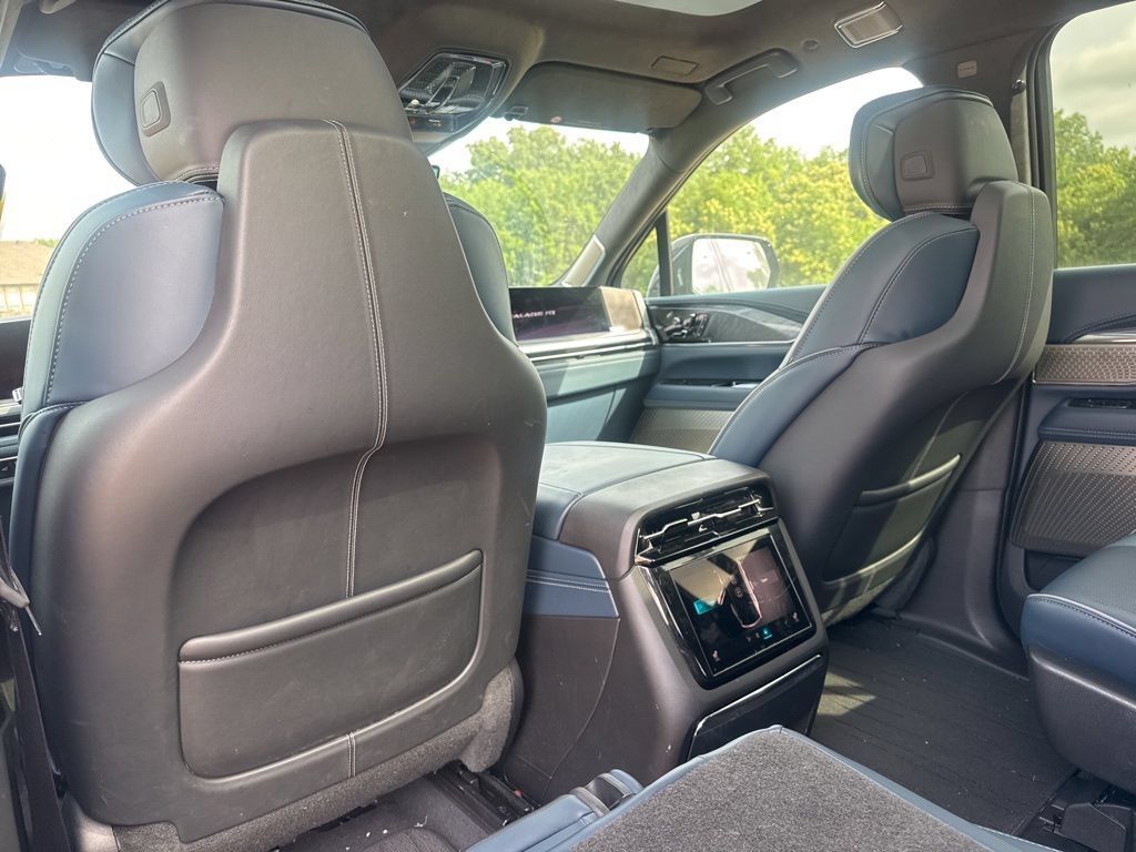 Used 2025 Cadillac Escalade IQ Luxury 2 w/ LPO, Premium Carpet Package AWD/4WD image 15