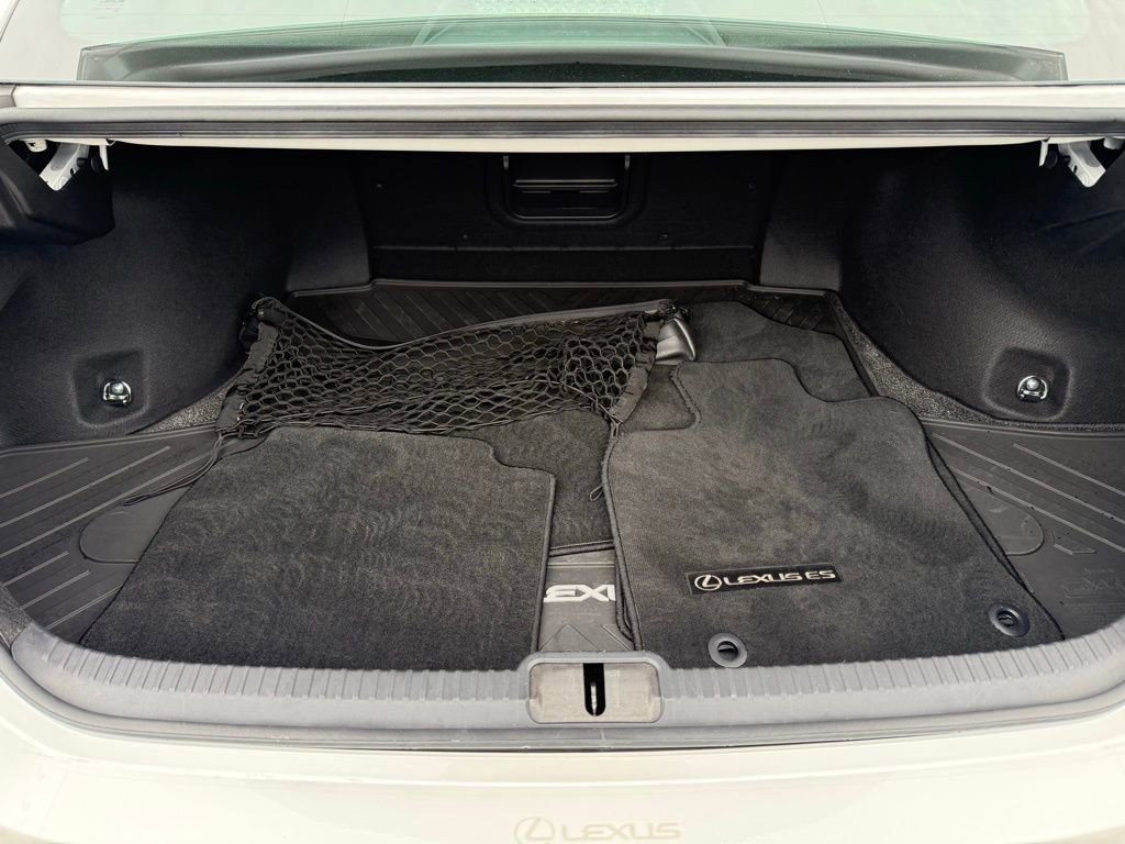 Used 2023 Lexus ES 350 w/ Premium Package image 17