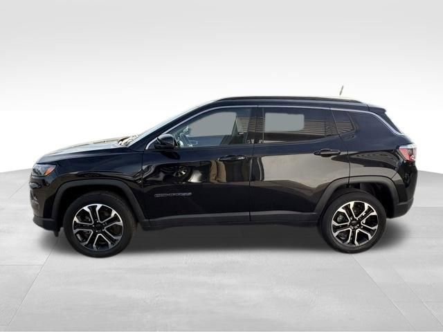Used 2022 Jeep Compass Limited w/ Sun and Sound Group AWD/4WD image 12