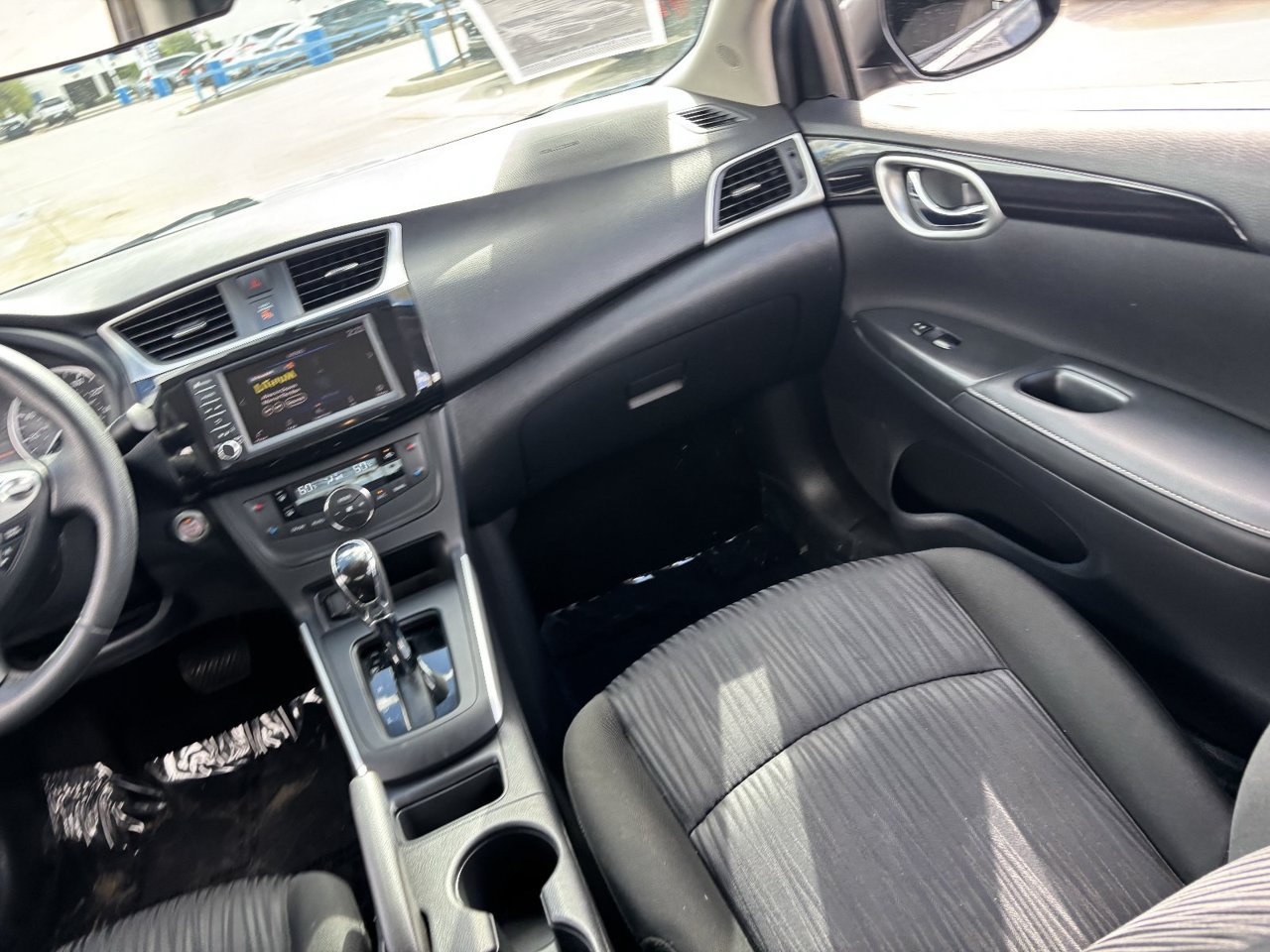 Used 2019 Nissan Sentra SV FWD image 14