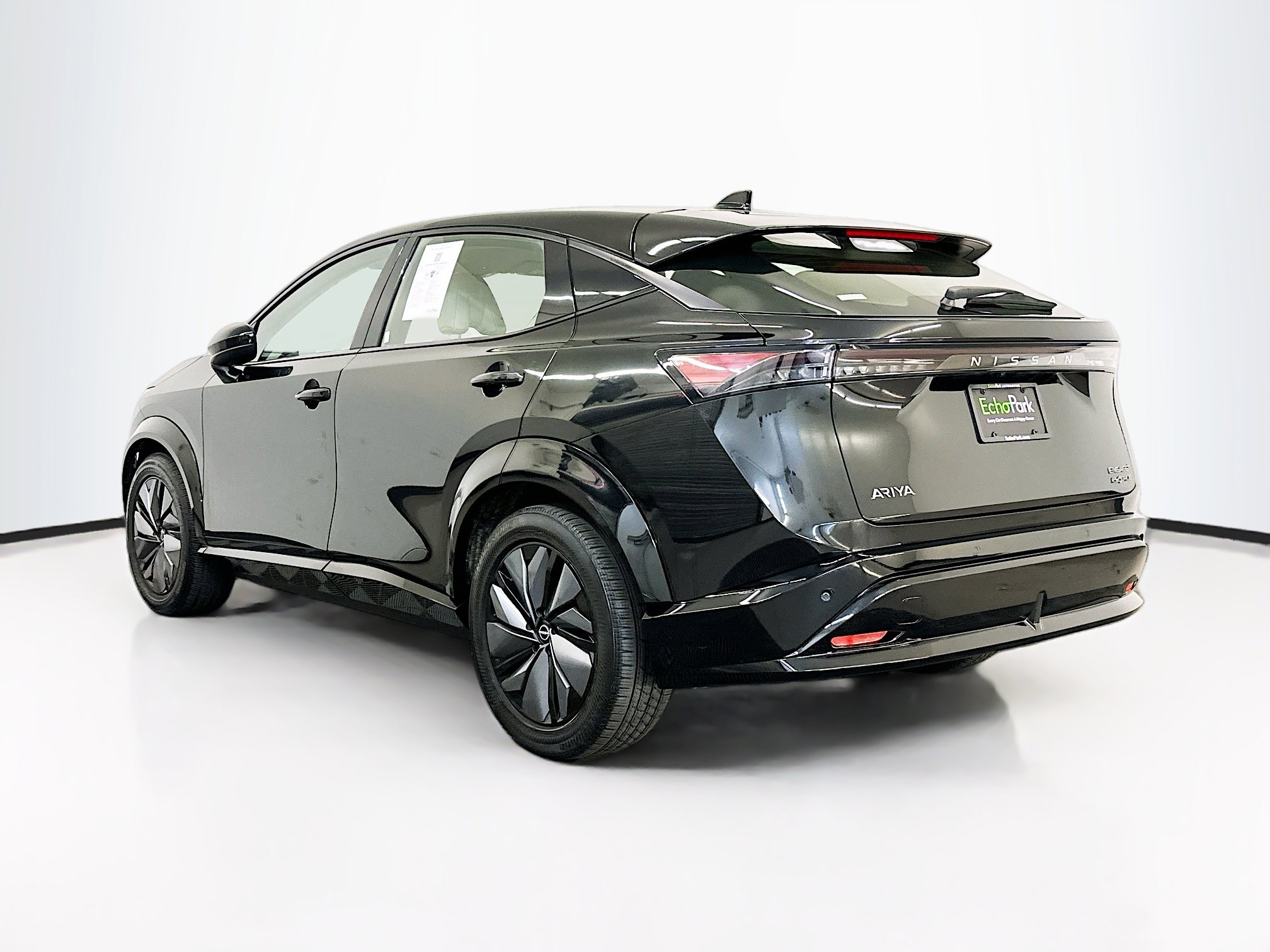 Used 2023 Nissan Ariya AWD image 5