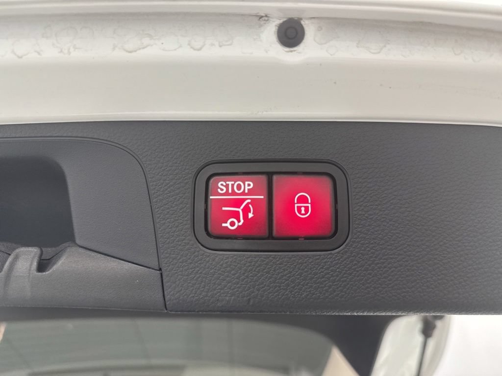 Used 2020 Mercedes-Benz GLC 300 4MATIC image 12