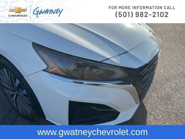 Used 2025 Nissan Altima 2.5 SV FWD image 13