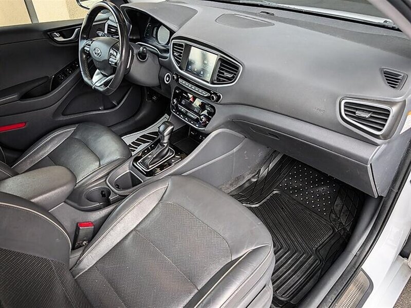 Used 2018 Hyundai Ioniq Limited FWD image 4