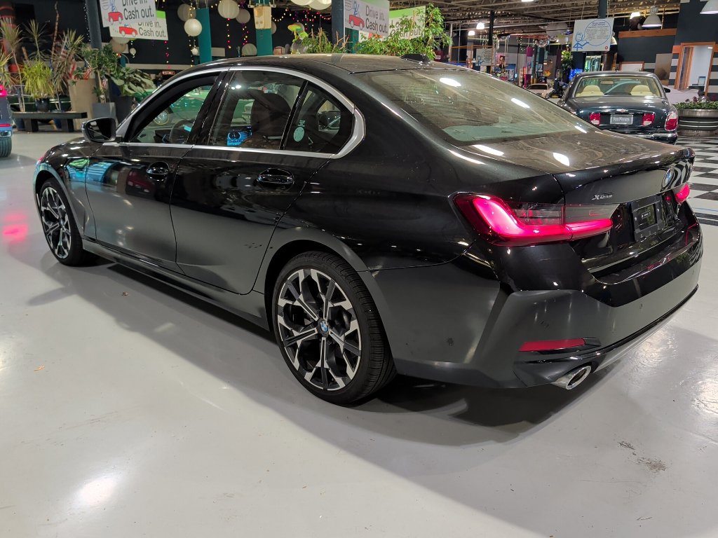 Certified 2025 BMW 330i xDrive Sedan AWD/4WD image 16