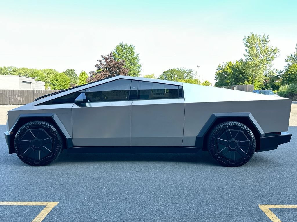 Used 2024 Tesla Cybertruck Cyberbeast AWD/4WD image 2