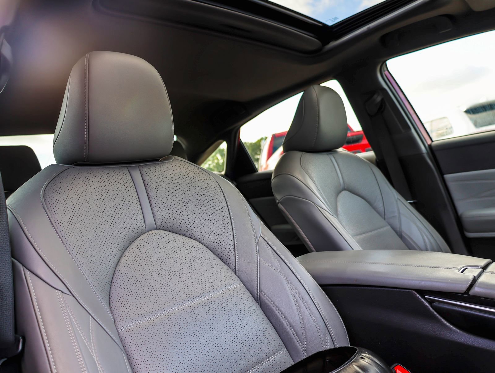 Used 2022 Toyota Avalon Limited w/ Advanced Safety Package FWD image 15